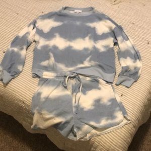 Tie dye set in blue